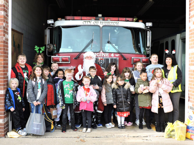 Marland Heights kids get holiday surprise News, Sports, Jobs The